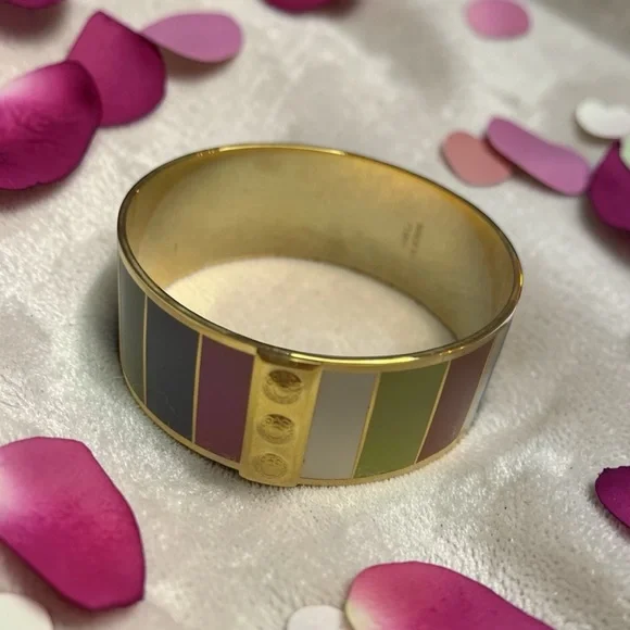 Coach Legacy gold tone bangle bracelet NWOT - Picture 4 of 15